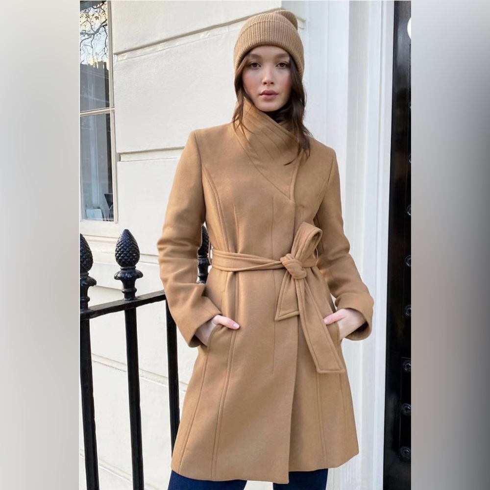 Aritzia Babaton The Connor Coat - Tan - Small